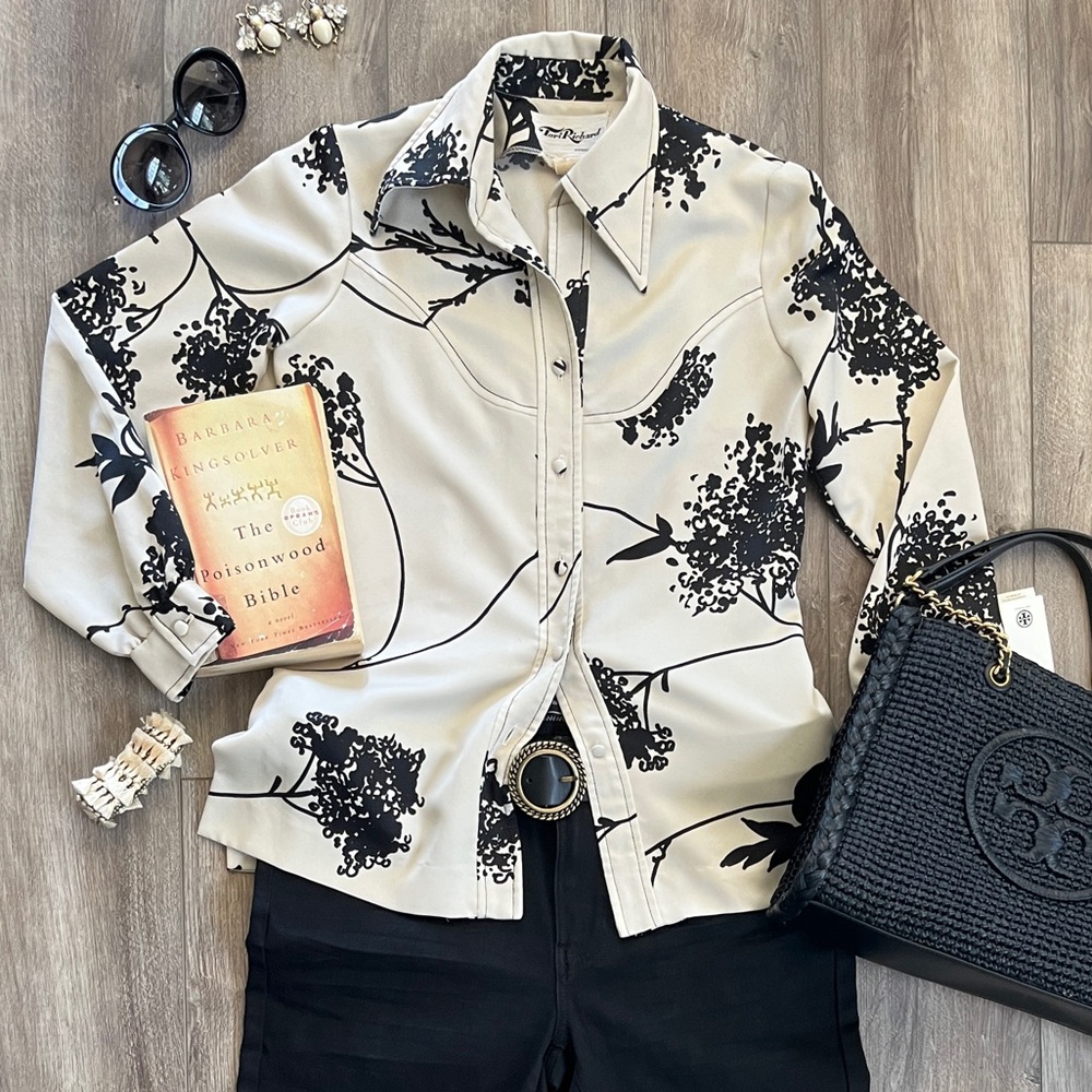 Stunning Tori Richard Vintage Cream & Black Floral Blouse